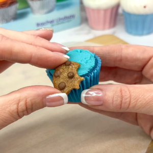 Step 5 - Mini Cookie Monster cupcakes
